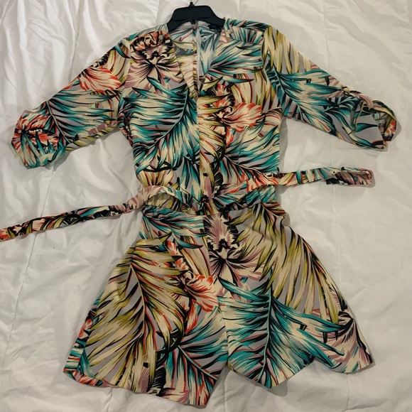 Tropical Romper - Picture 1 of 7